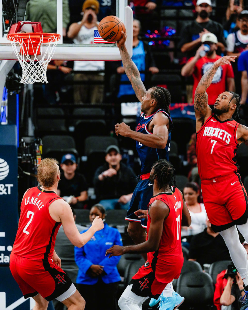 如意体育关于快船球星三分绝杀，全场观众热烈欢呼，他们论坛一样.的信息